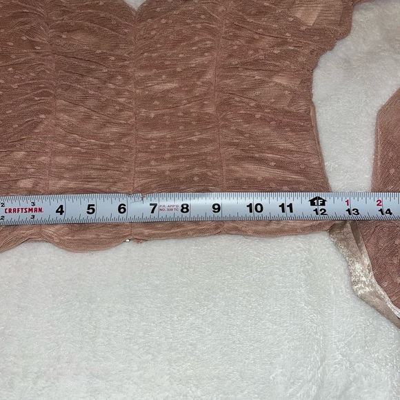 Akira Off the Shoulder Blush Polka Dot Crop Top S - Picture 12 of 13